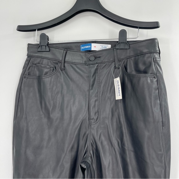 Old Navy Higher High-Waisted Faux-Leather Cropped Flare Pants - Picture 4 of 13